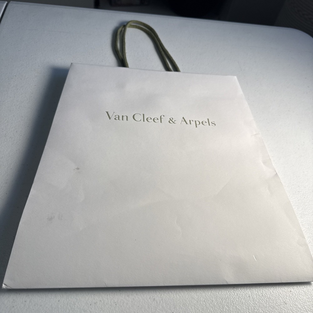 Van Cleef Shopping Bag (1333)